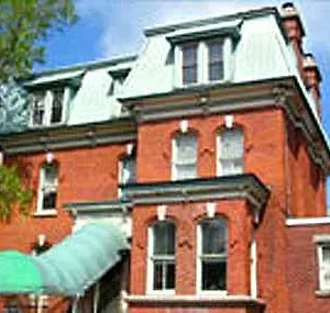 https://auberge-mcgees-inn.ottawa-hotel.net
