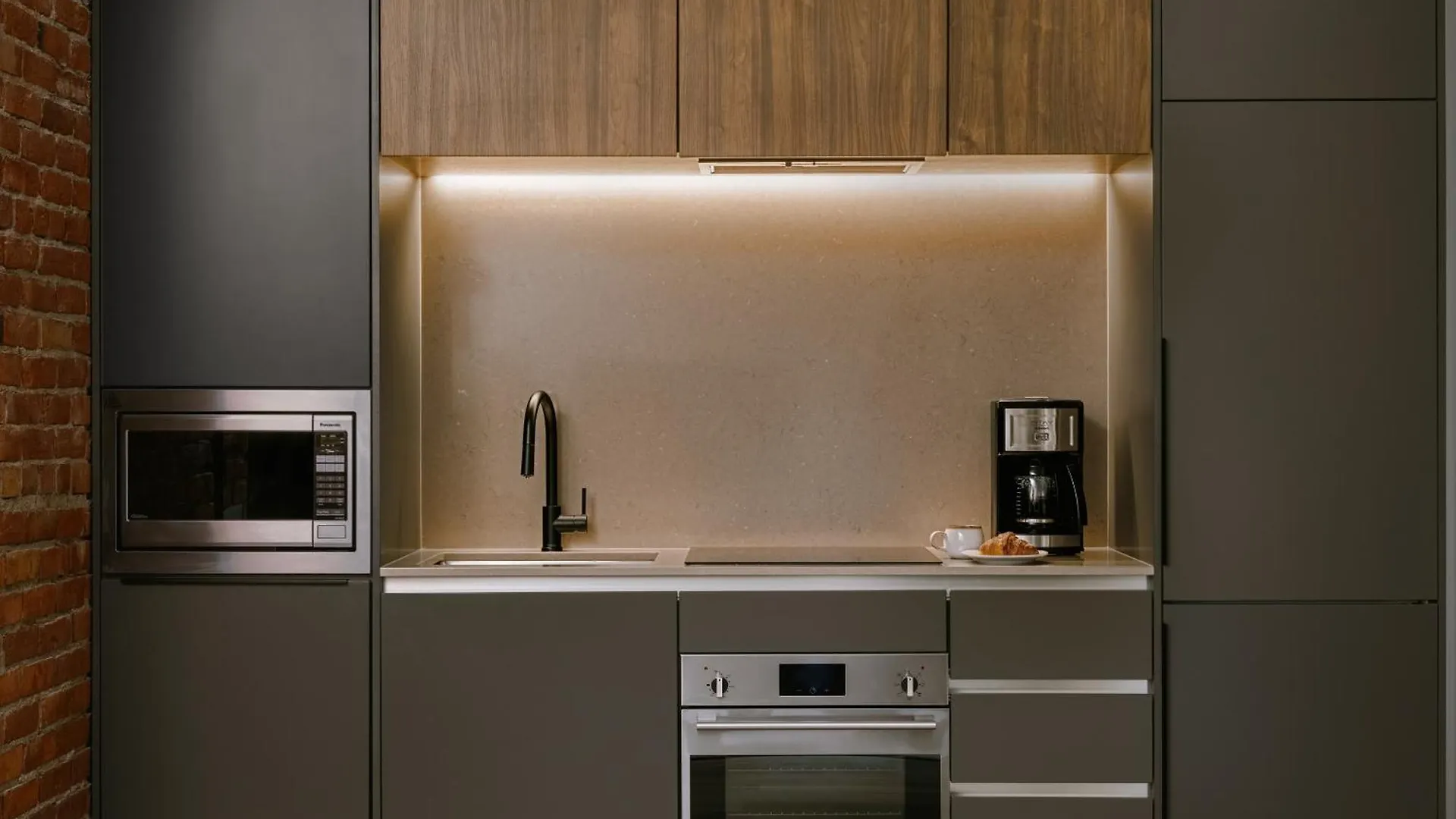Sonder By Marriott Bonvoy Apollon Apartments Old Montreal