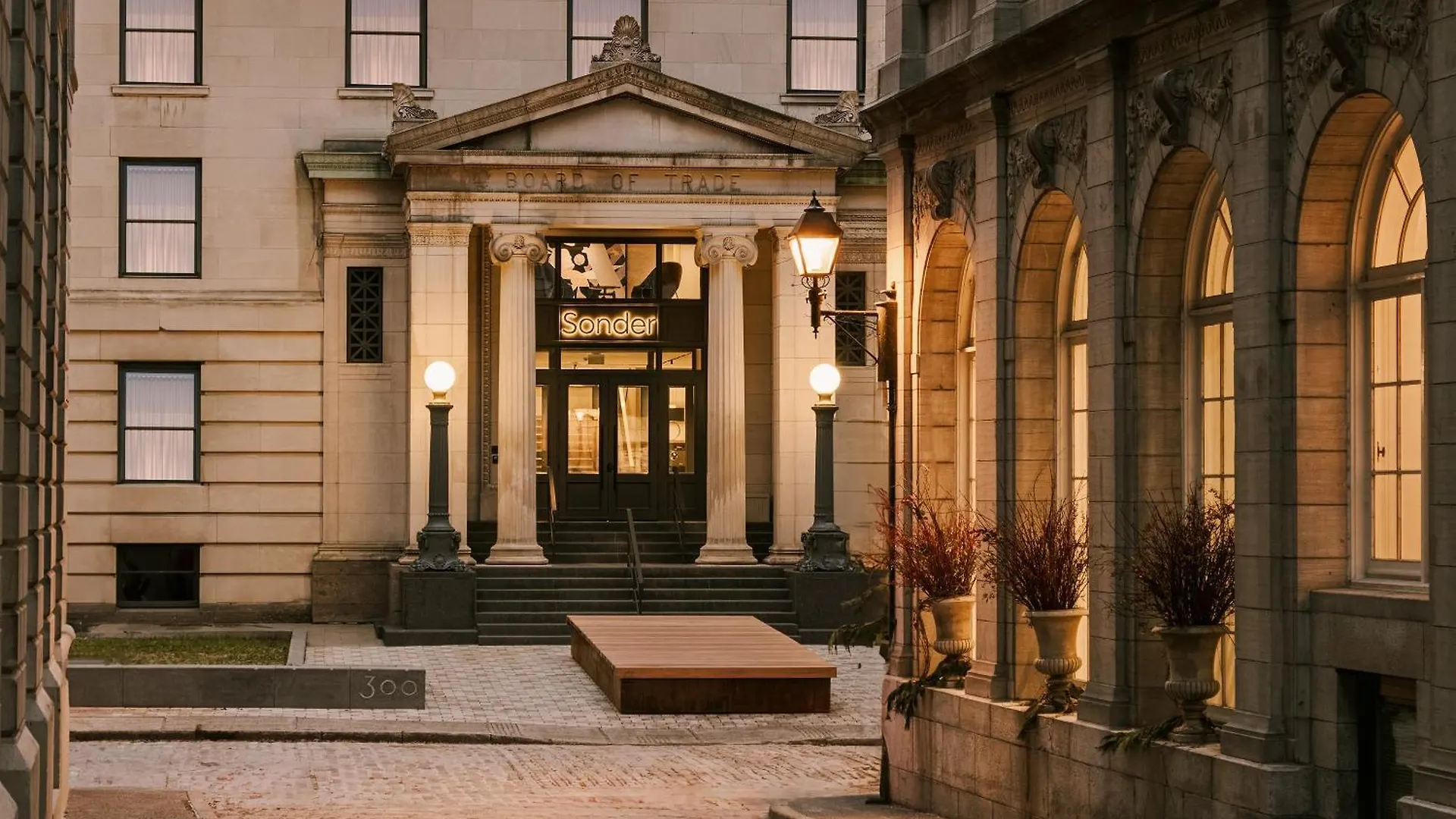 Sonder By Marriott Bonvoy Apollon Apartments Old Montreal Aparthotel