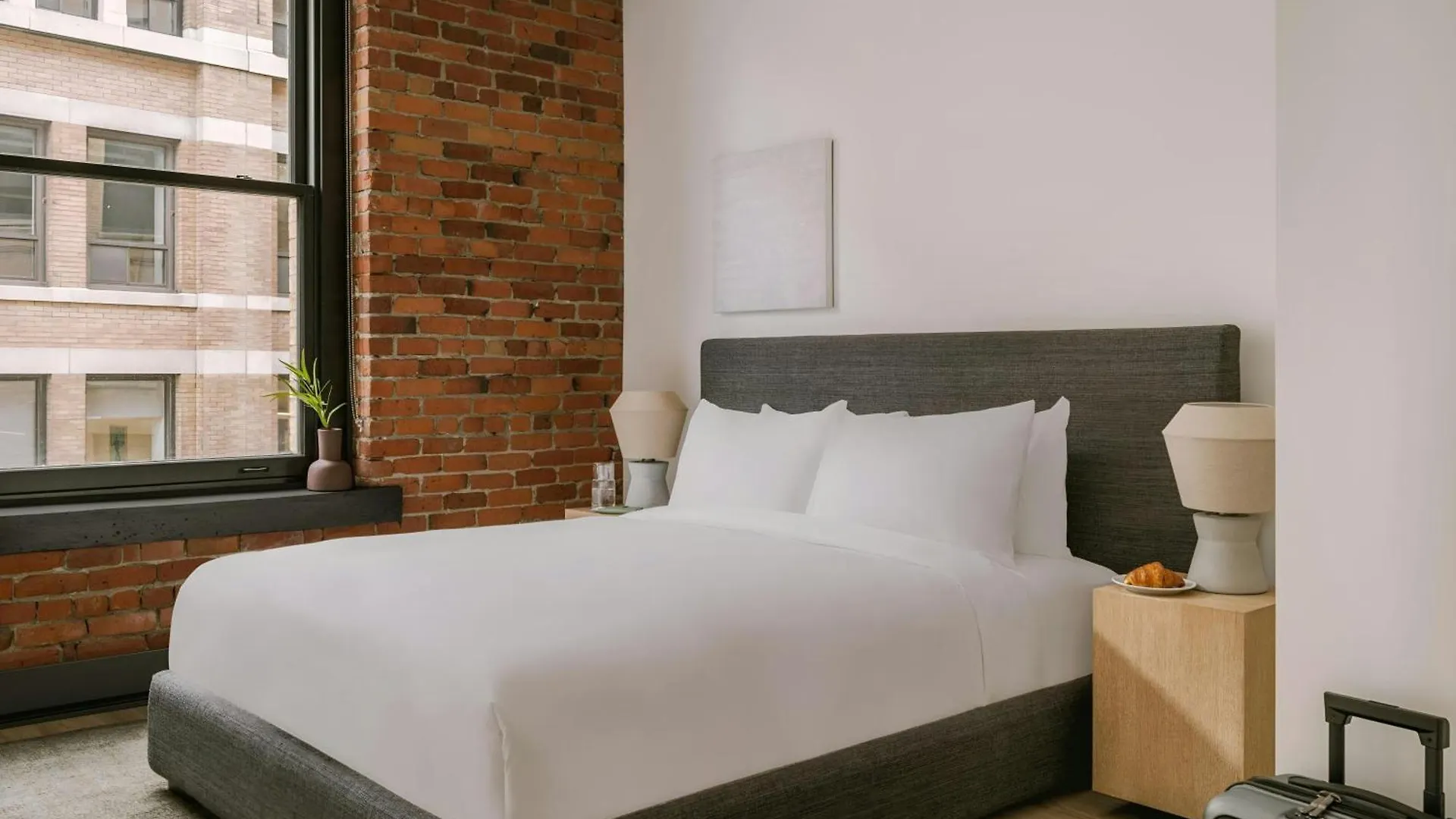 Sonder By Marriott Bonvoy Apollon Apartments Old Montreal 4*,  Canada